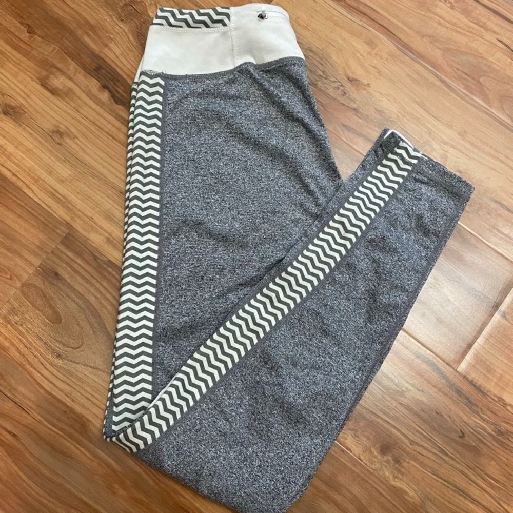 KYODAN Gray Leggings with Chevron side Detail size S